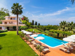 Отель Captivating Villa in Ricadi with Pool  Рикади